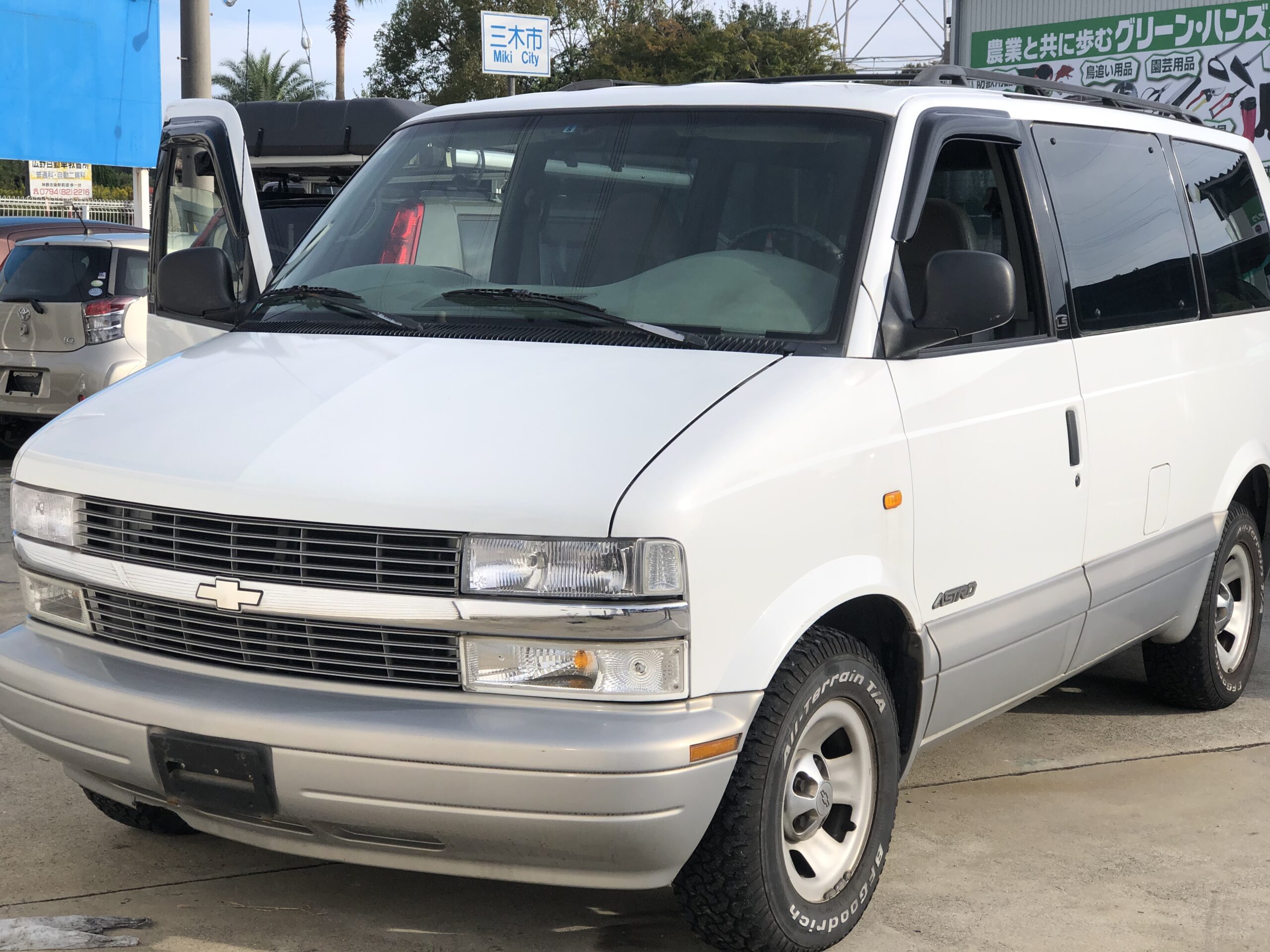 2000y Chevrolet　ASTRO 入庫