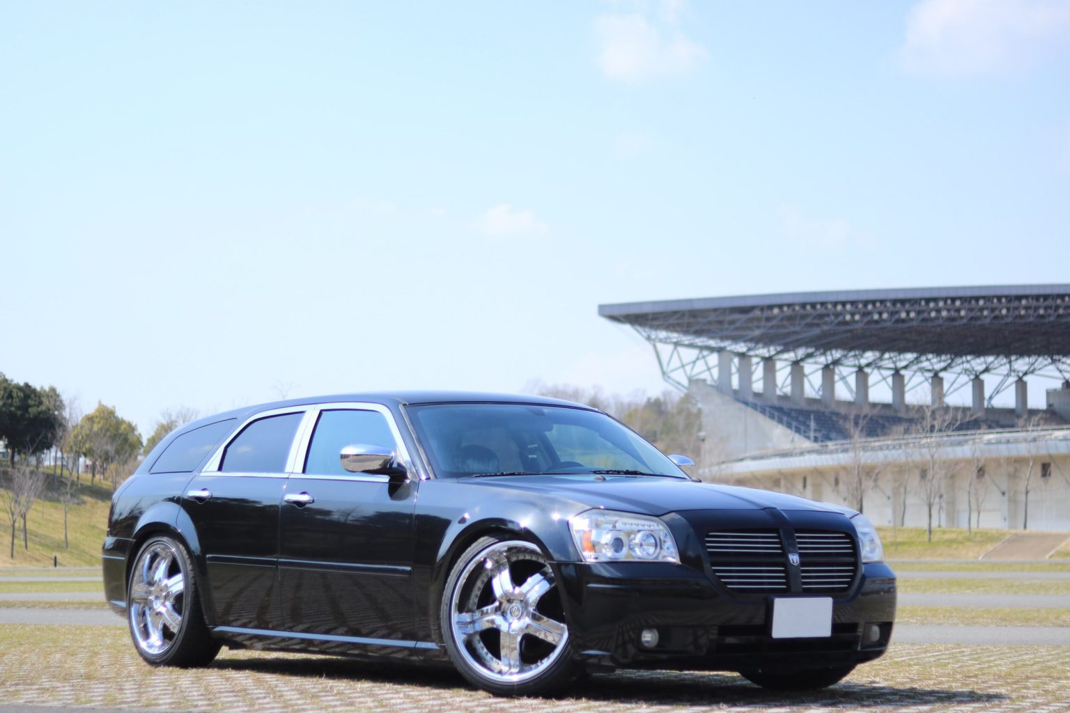 DODGE magnum 入庫